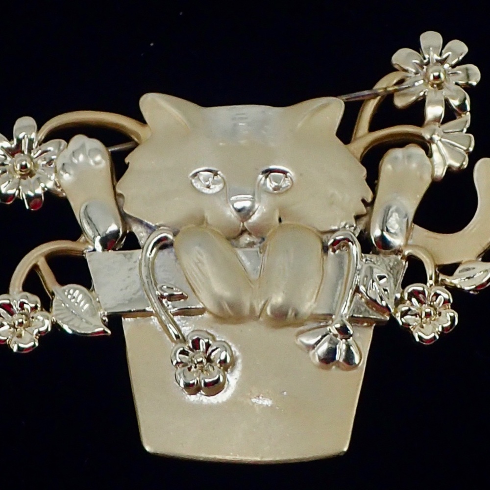 Fox Brooch Cat in Flowerpot Pin Vintage God Tone AJC 2" x 2.25"